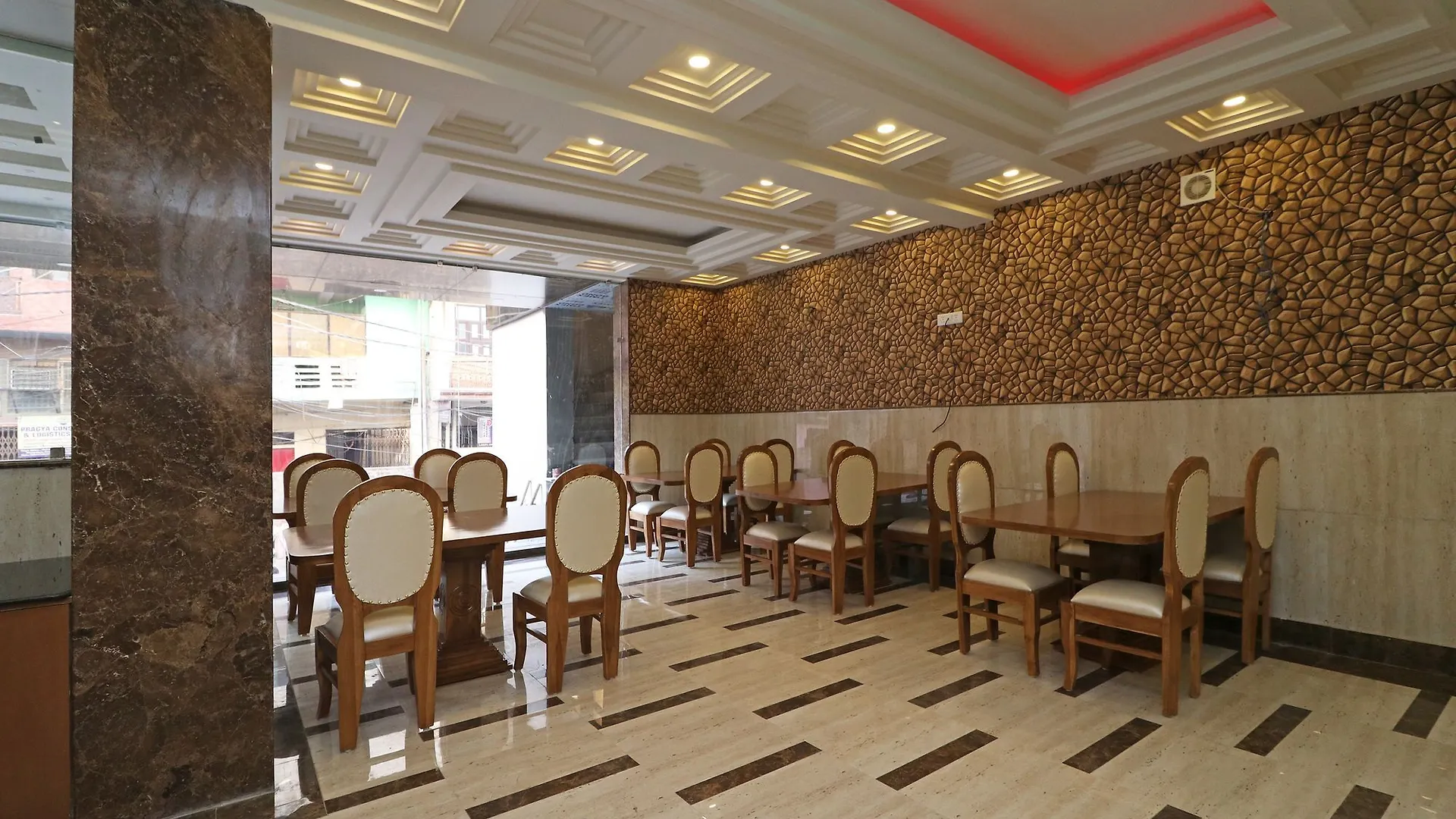 Oyo 11690 Hotel Viva Palace New Delhi 2*,  India